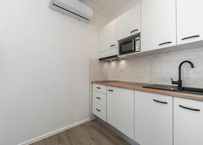 Ivan Apartman *
