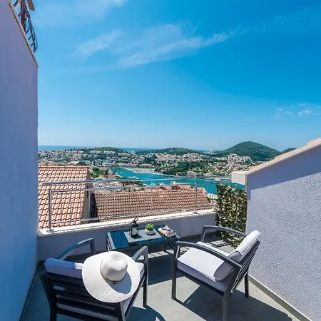 Ivan Apartman *